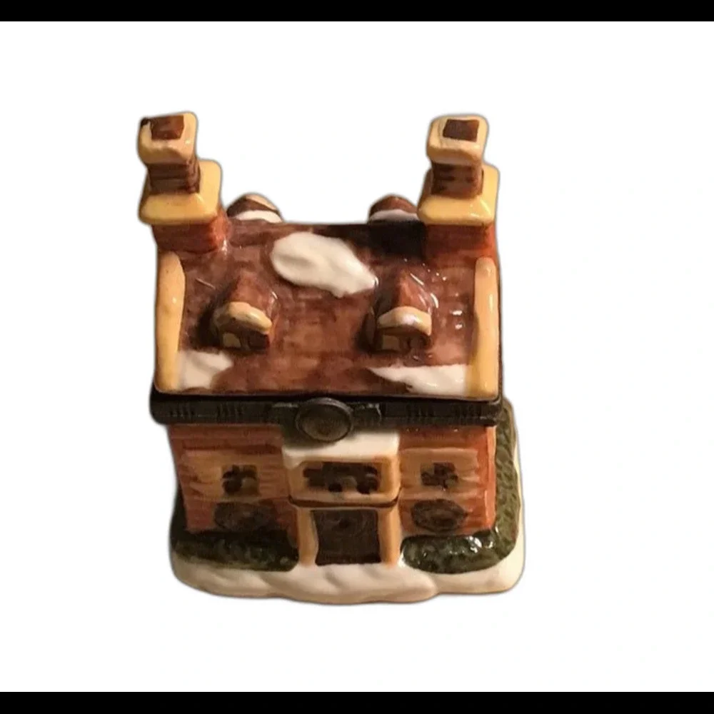 Vintage 3 Story English Cottage Hinged Trinket Box Snowy Winter House Porcelain